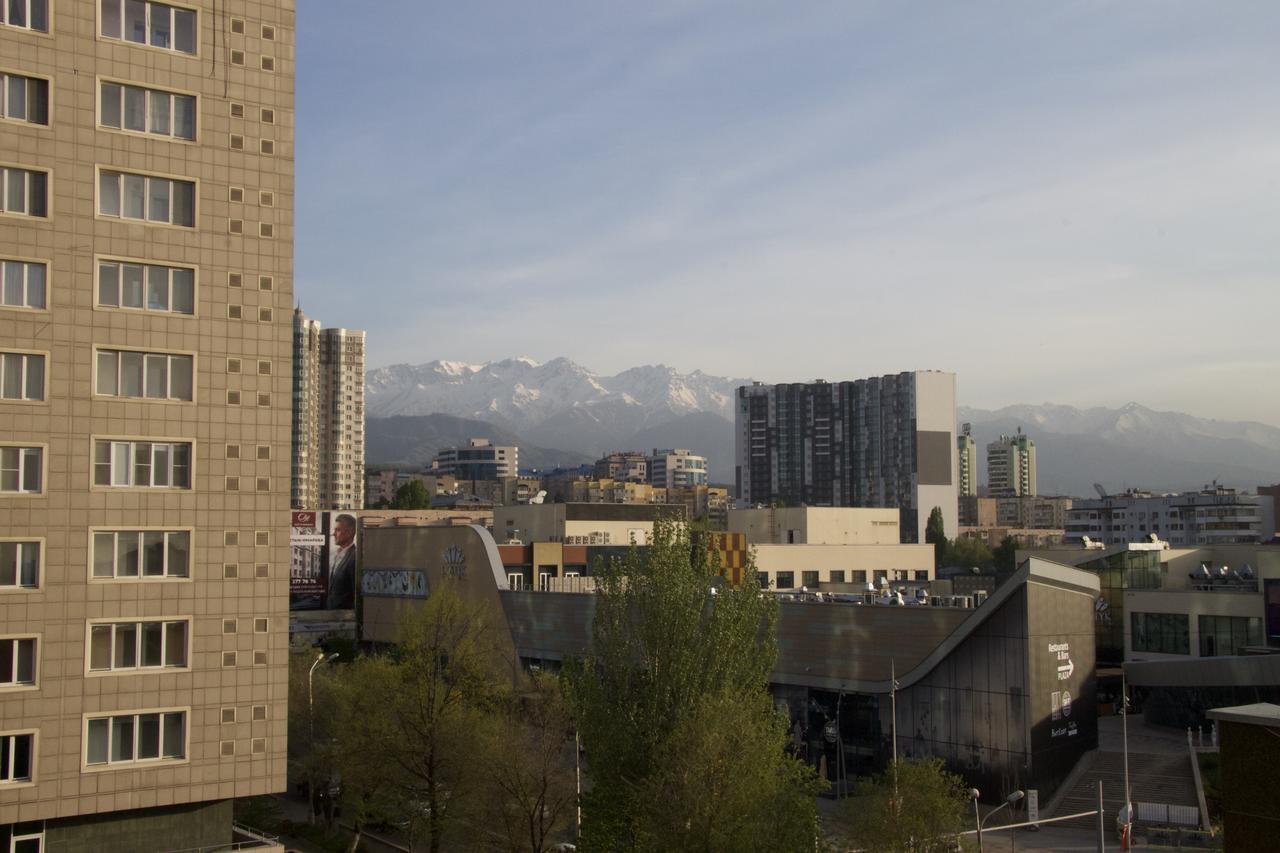 Deluxe Plaza Hotell Alma-Ata Exteriör bild