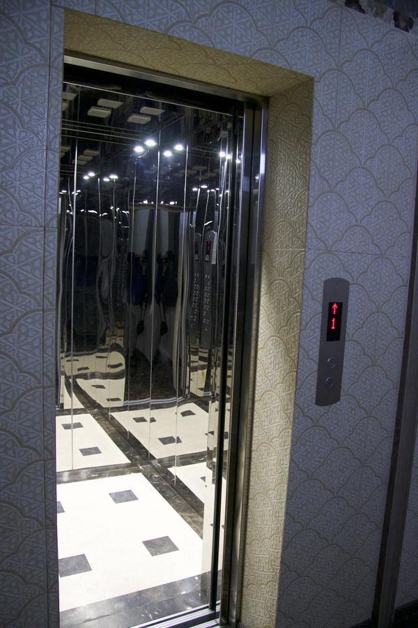 Deluxe Plaza Hotell Alma-Ata Exteriör bild