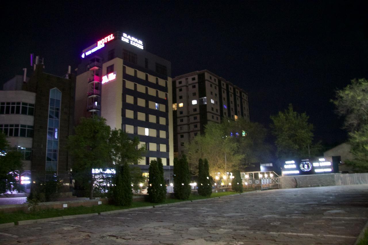 Deluxe Plaza Hotell Alma-Ata Exteriör bild